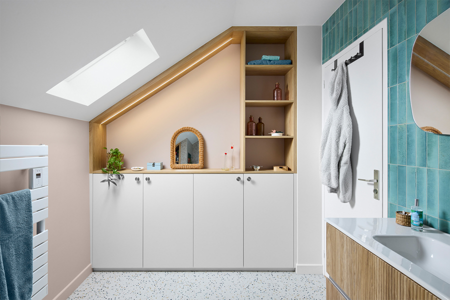 salle de bain agencement sur mesure vert zellige terrazzo